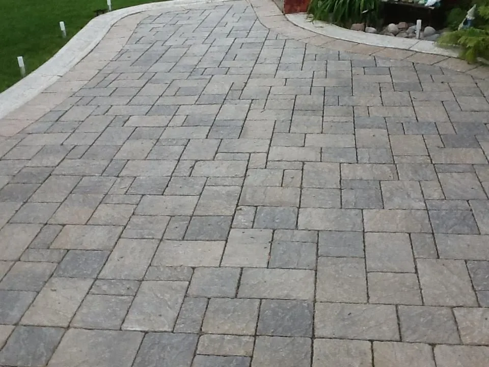 Interlock Driveway & Walkway